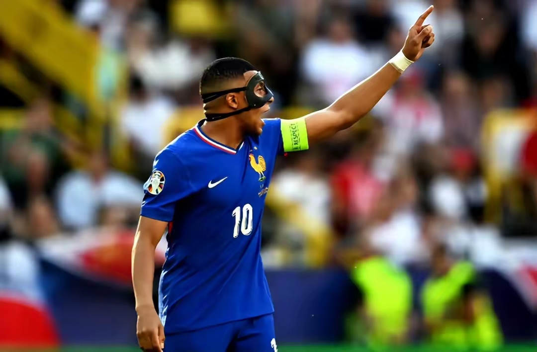 波兰队力克奥地利队，波尔带队取胜