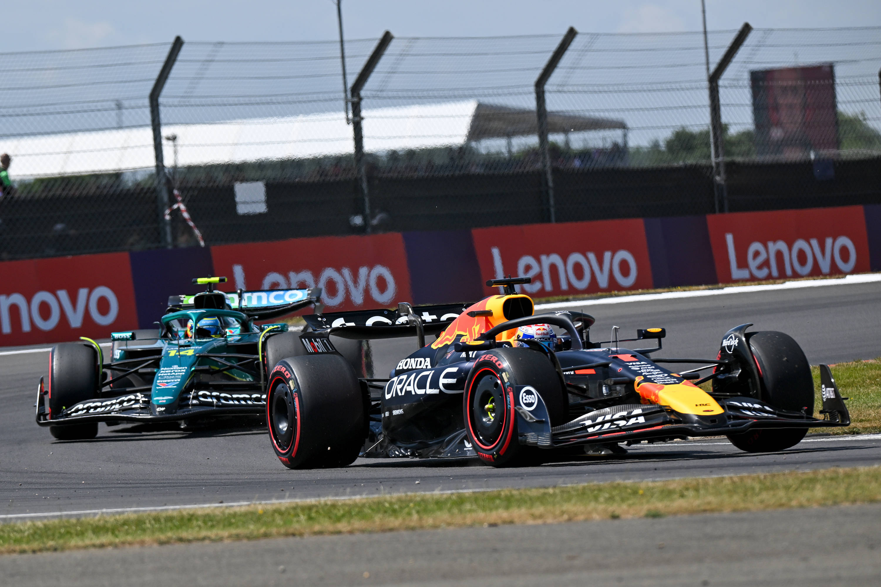 迈凯伦逆转哈斯车队,拉塞尔扛起全队 迈凯伦逆转哈斯车队,拉塞尔扛起全队