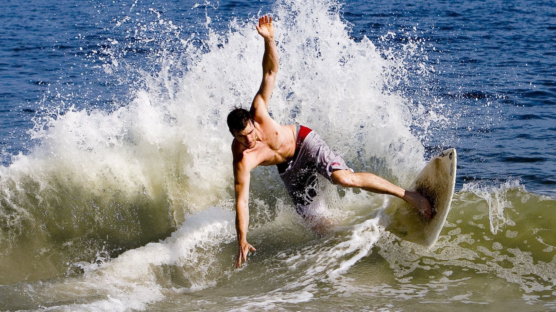 比利时冲垮巴西，巴尔韦德存在感拉满，当黄金一代撞上桑巴军团的宿命拐点