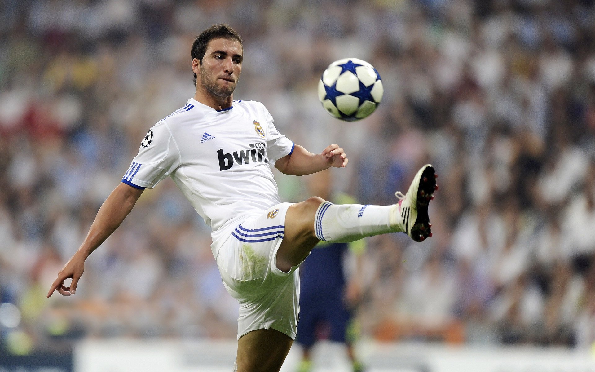 西甲国家德比之夜，范弗利特关键回合不手软