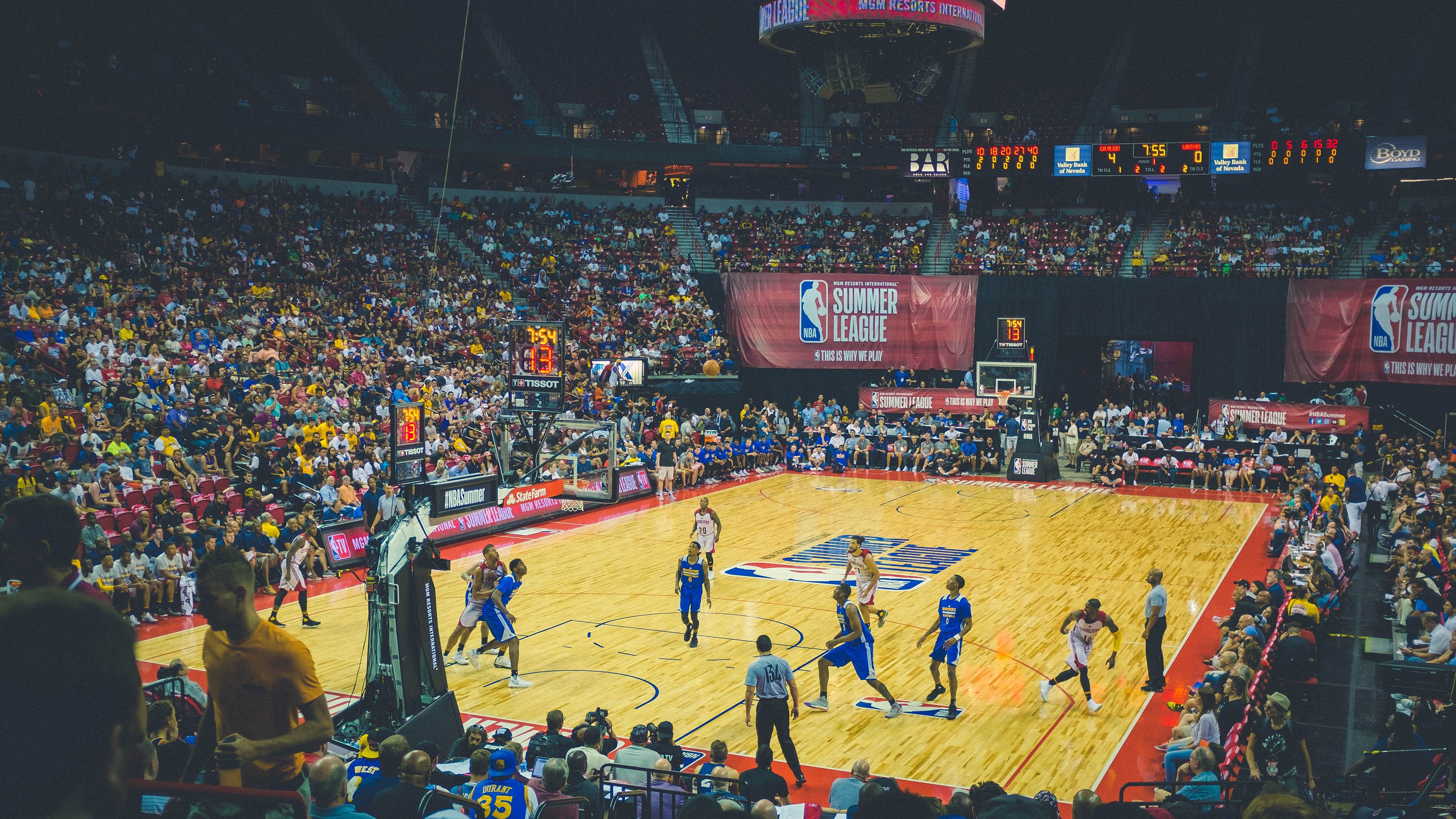 季后赛抢七焦点战，山西队击溃快船，草根逆袭改写篮球叙事